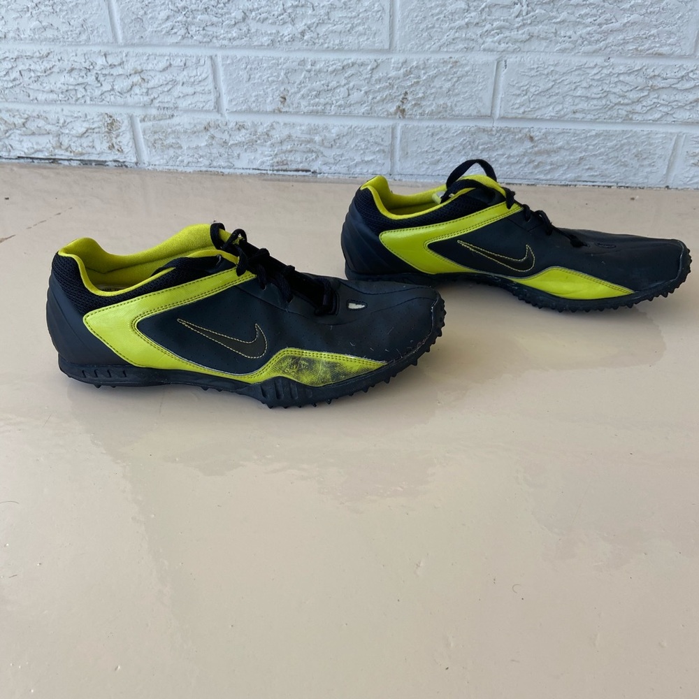 Nike Turf Shoes. 10.5. Black and Green. - Picture 3 of 6